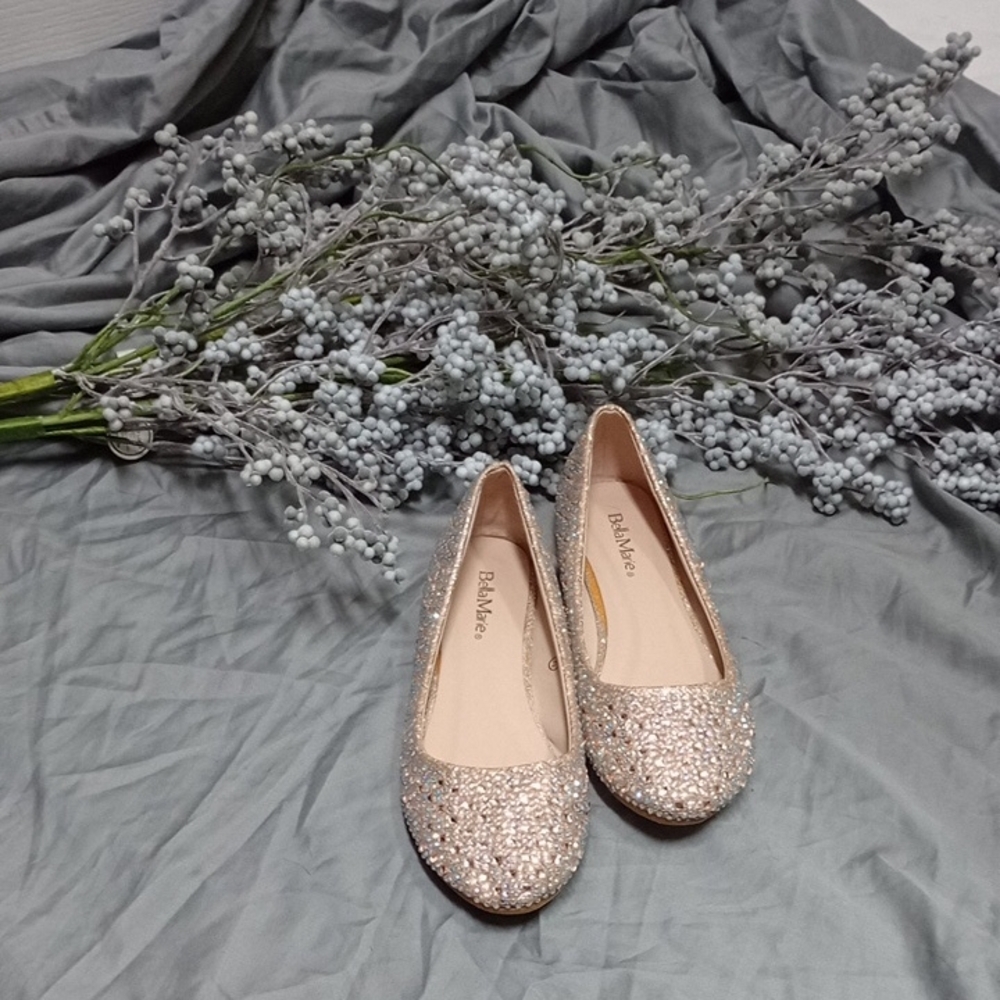 A) Bella Marie Gold Glitter Flats